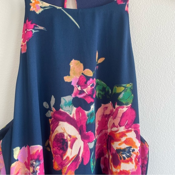 Everly Dark Blue Floral Dress With Halter Neck Size Medium - Picture 7 of 7